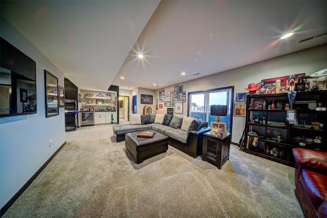 1804 Green Oak Pass Tiffin IA 52340
