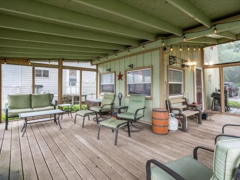 5051 22nd Avenue Mt Auburn IA 52313