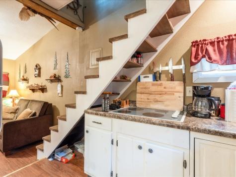 5051 22nd Avenue Mt Auburn IA 52313