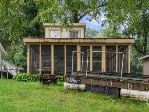 5051 22nd Avenue Mt Auburn IA 52313