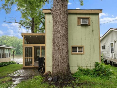 5051 22nd Avenue Mt Auburn IA 52313