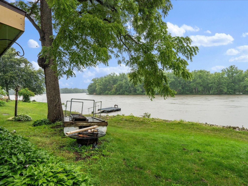 5051 22nd Avenue Mt Auburn IA 52313
