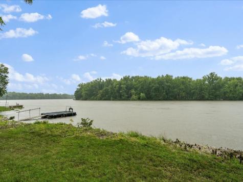 5051 22nd Avenue Mt Auburn IA 52313