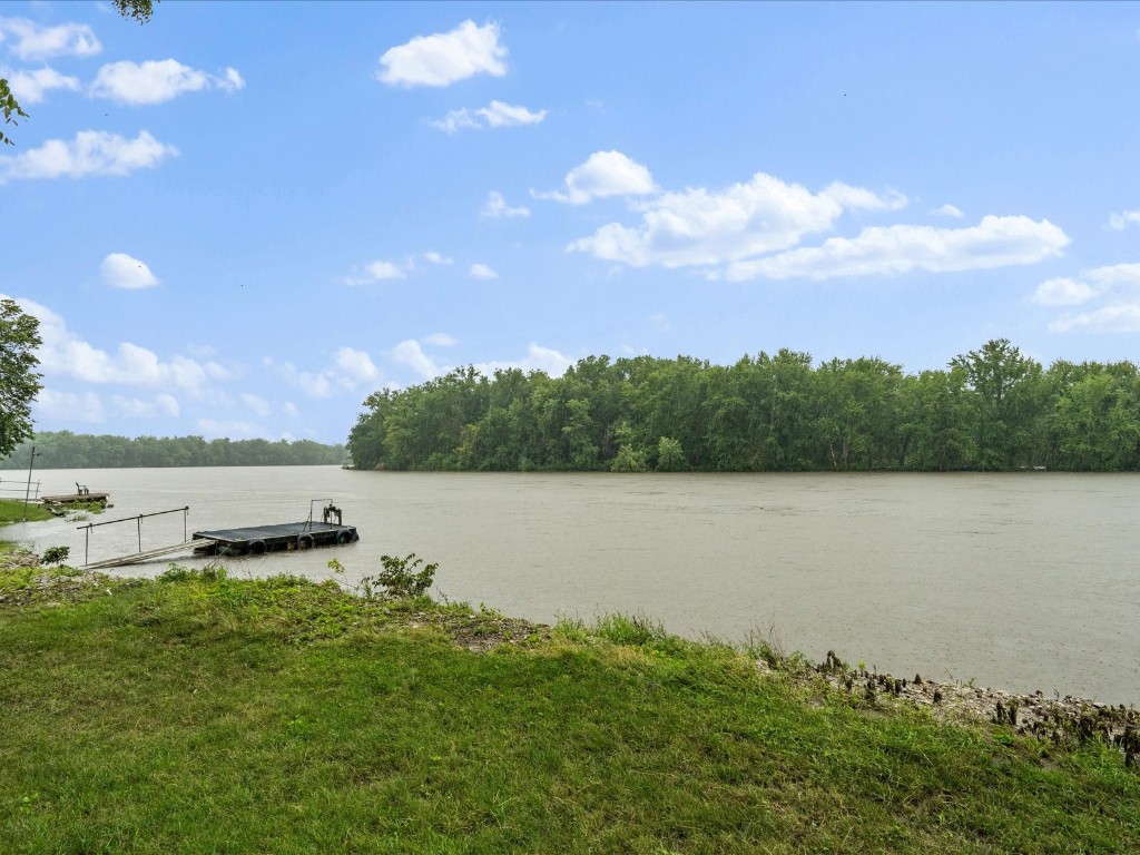 5051 22nd Avenue Mt Auburn IA 52313