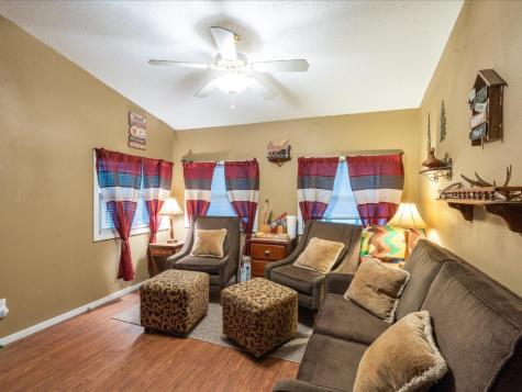 5051 22nd Avenue Mt Auburn IA 52313