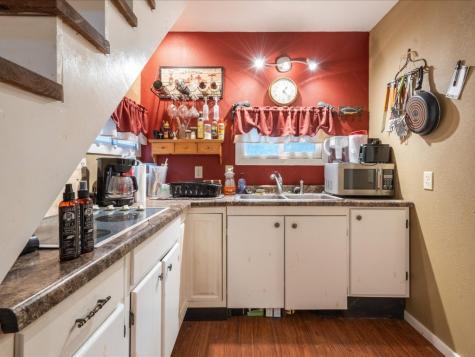 5051 22nd Avenue Mt Auburn IA 52313