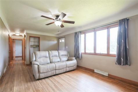 410 Lehnen Street Norway IA 52318