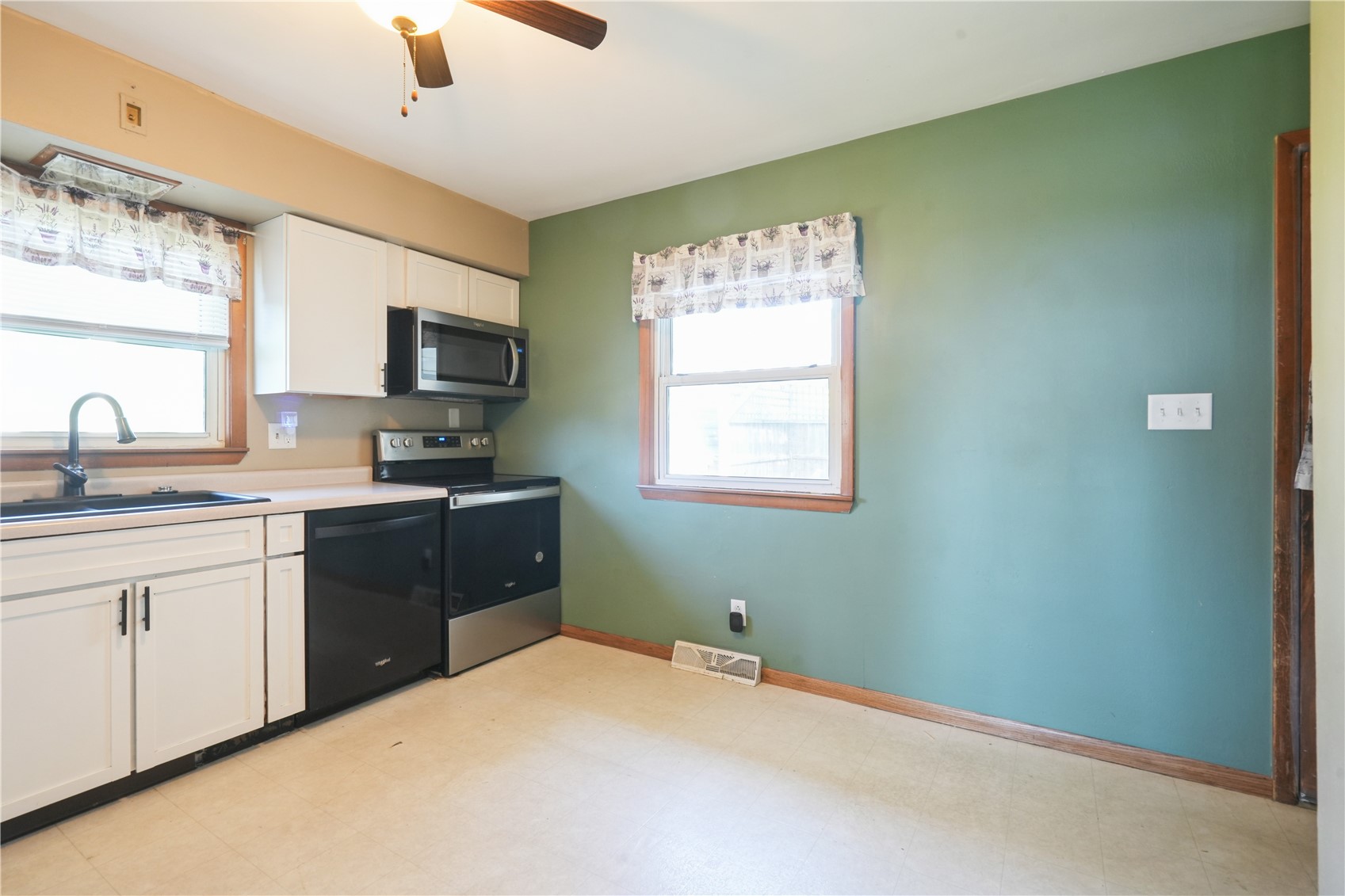 410 Lehnen Street Norway IA 52318