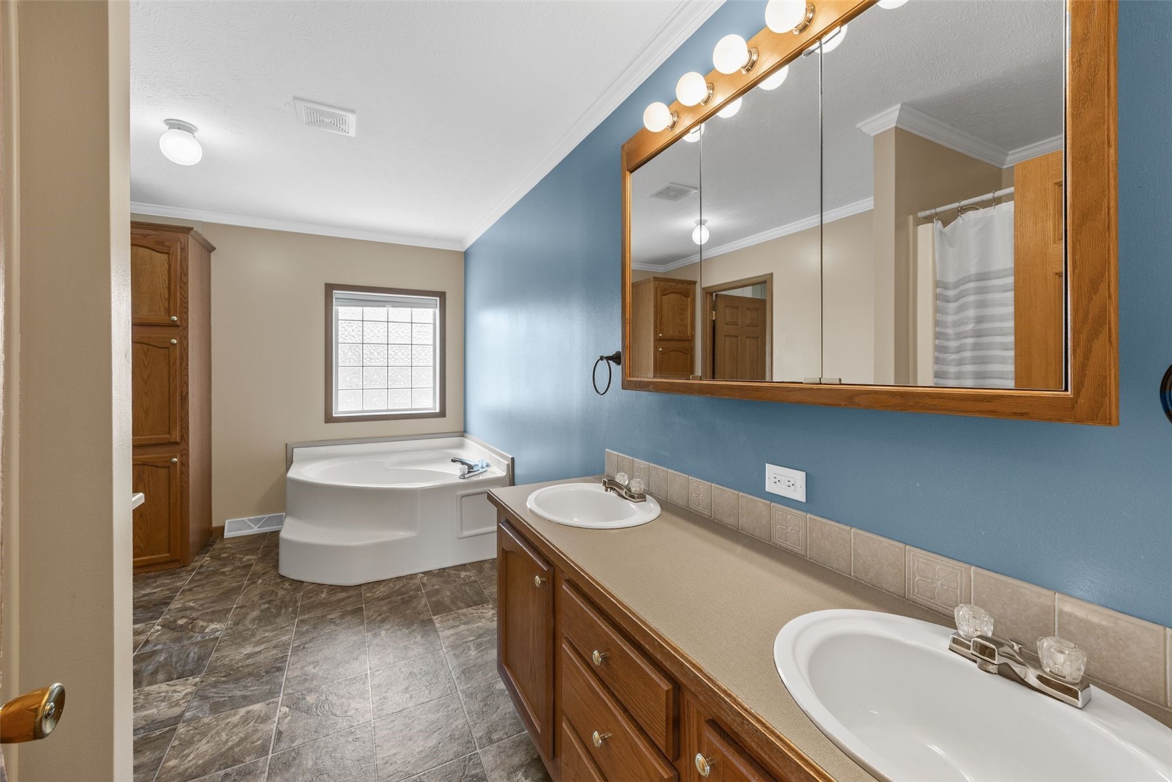 504 S Linn Street Anamosa IA 52205