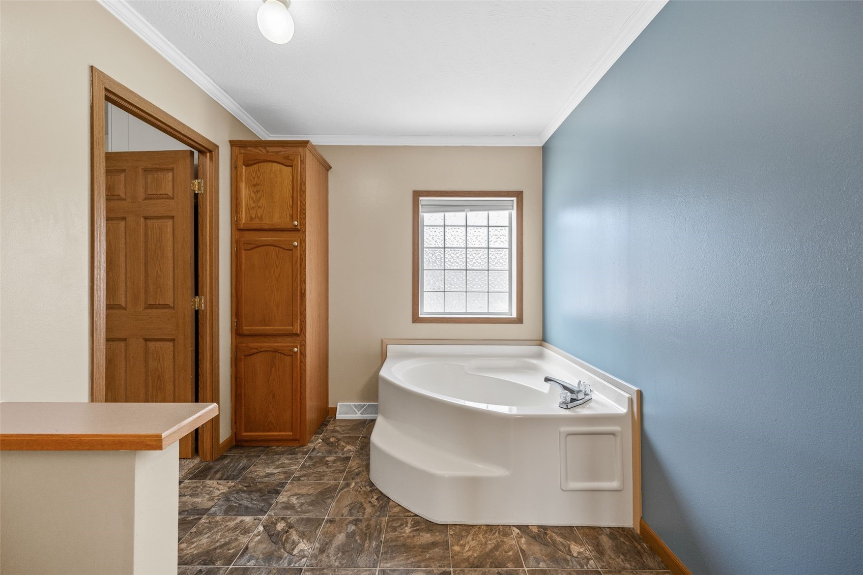 504 S Linn Street Anamosa IA 52205