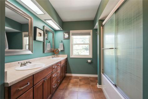 3615 Bever Avenue SE Cedar Rapids IA 52403