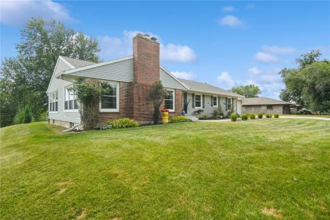 3615 Bever Avenue SE Cedar Rapids IA 52403
