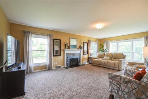 3615 Bever Avenue SE Cedar Rapids IA 52403