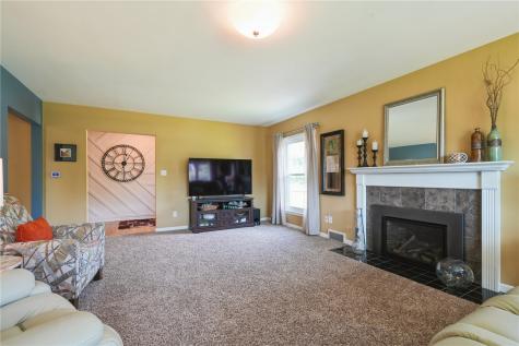 3615 Bever Avenue SE Cedar Rapids IA 52403