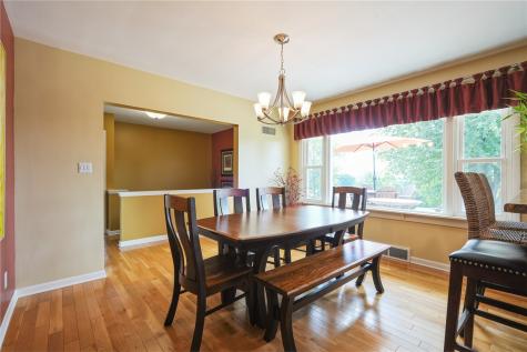 3615 Bever Avenue SE Cedar Rapids IA 52403