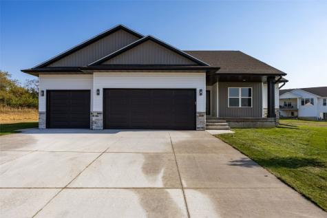 3340 Village Way Robins IA 52328