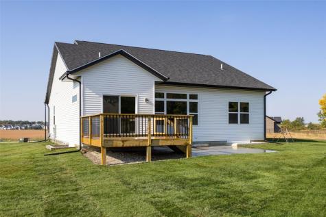 3340 Village Way Robins IA 52328
