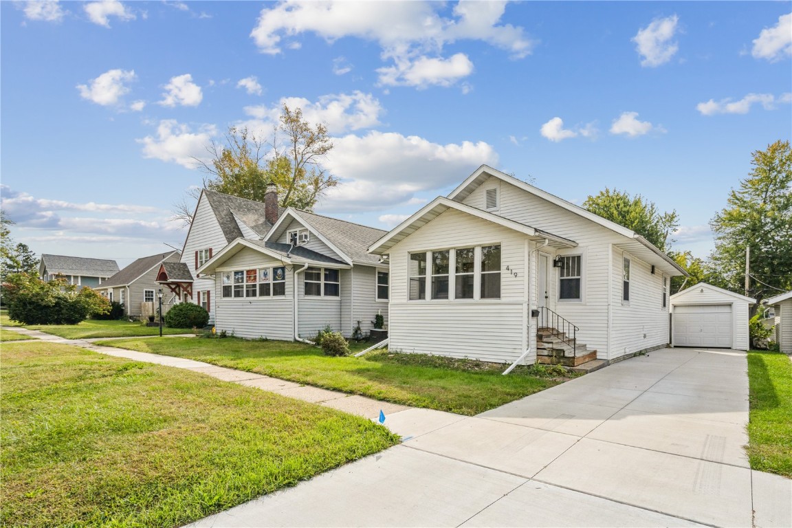 419 33rd Street NE Cedar Rapids IA 52402