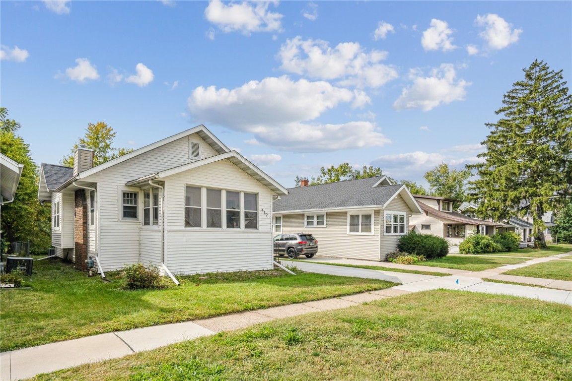 419 33rd Street NE Cedar Rapids IA 52402