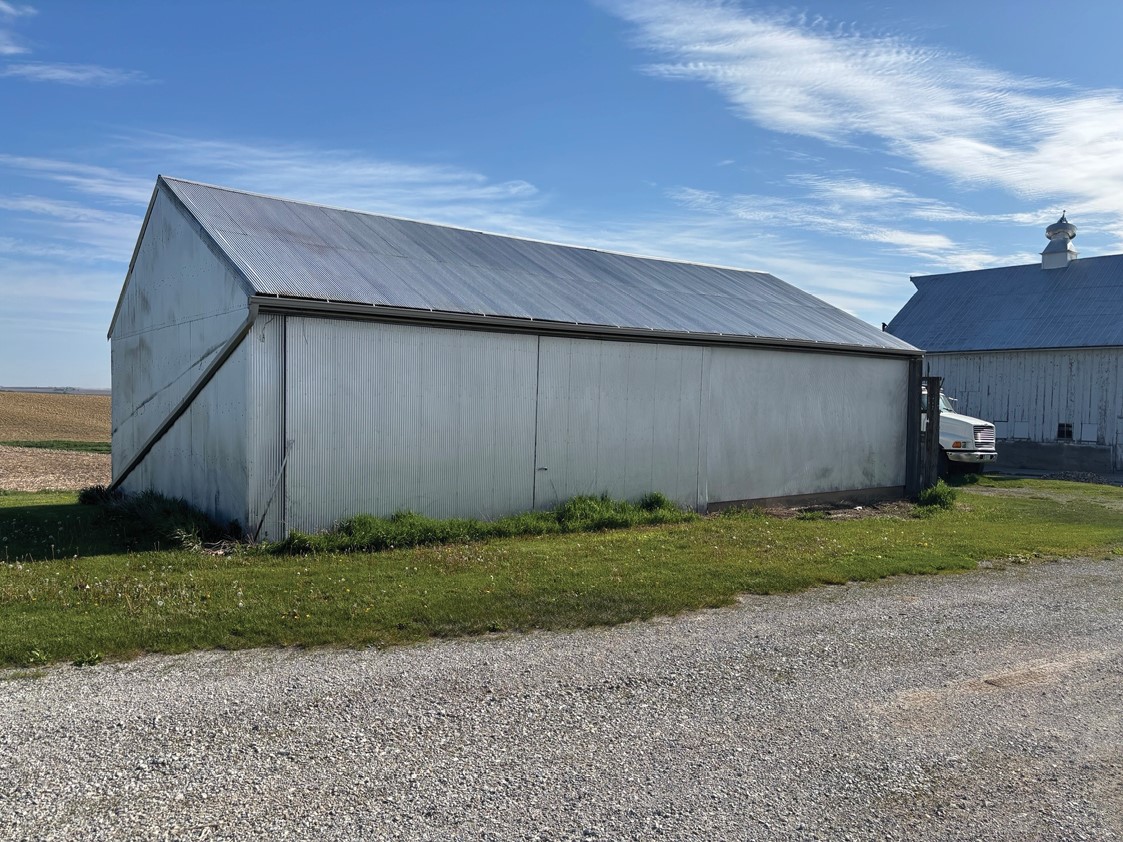2395 Benton-iowa Road Marengo IA 52301