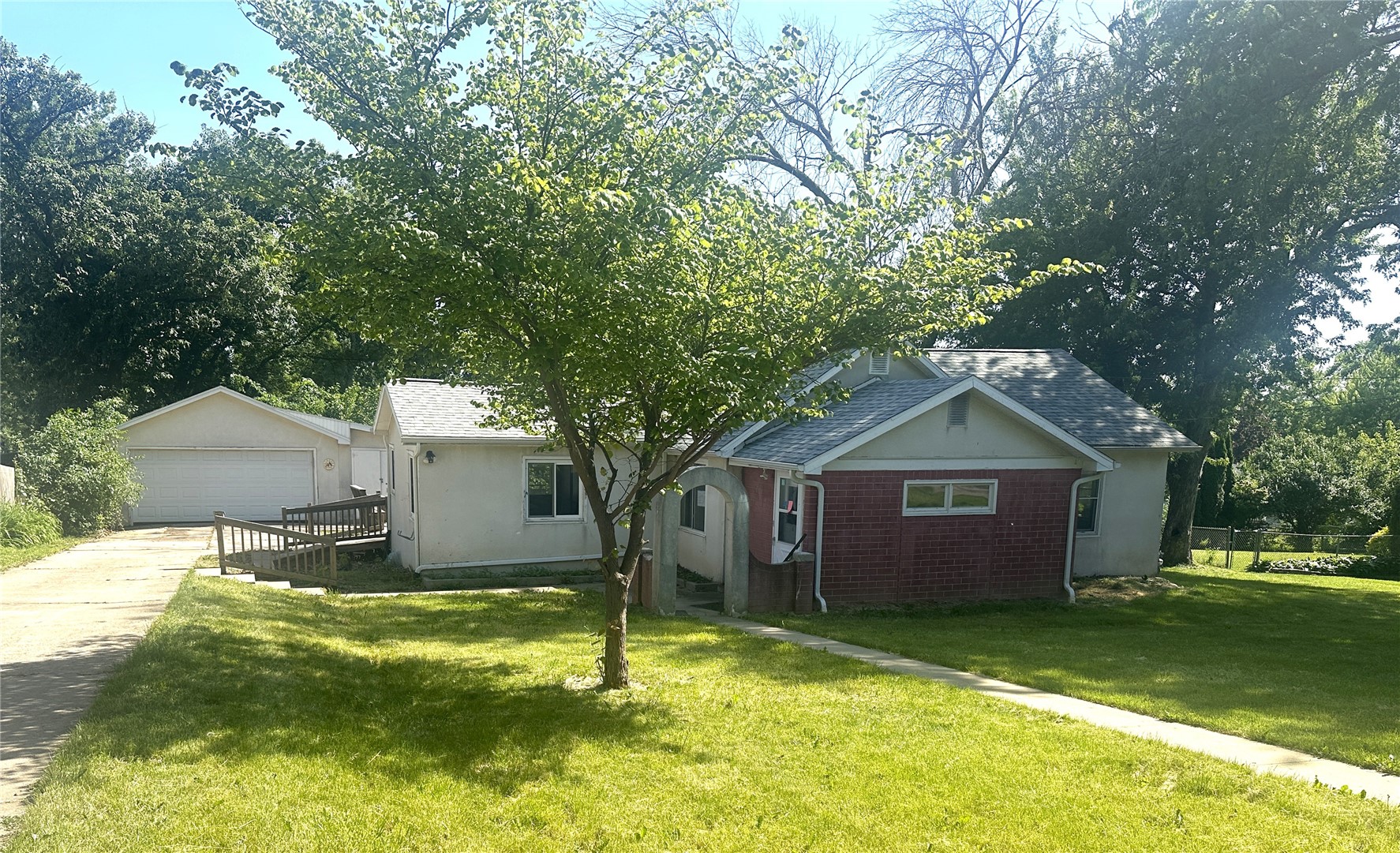 2815 Waveland Drive NW Cedar Rapids IA 52405