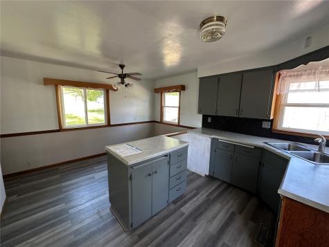 2815 Waveland Drive NW Cedar Rapids IA 52405