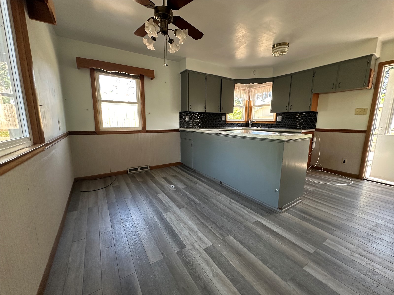 2815 Waveland Drive NW Cedar Rapids IA 52405