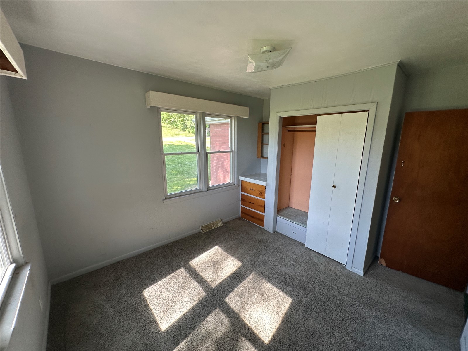 2815 Waveland Drive NW Cedar Rapids IA 52405
