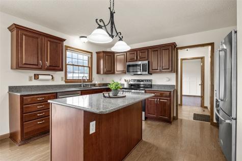 6907 Rockingham Drive SW Cedar Rapids IA 52404