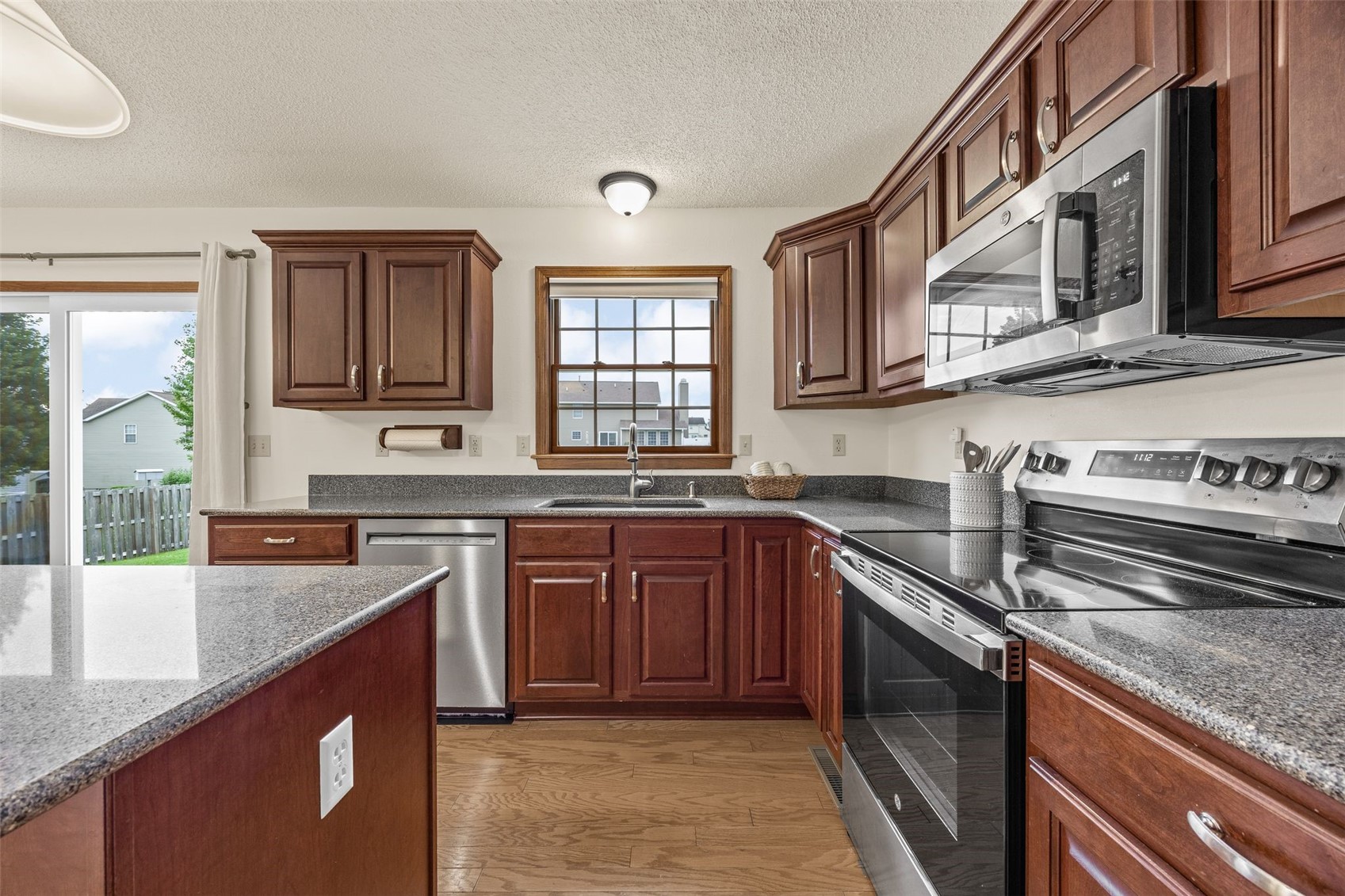 6907 Rockingham Drive SW Cedar Rapids IA 52404