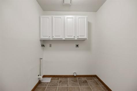 6907 Rockingham Drive SW Cedar Rapids IA 52404