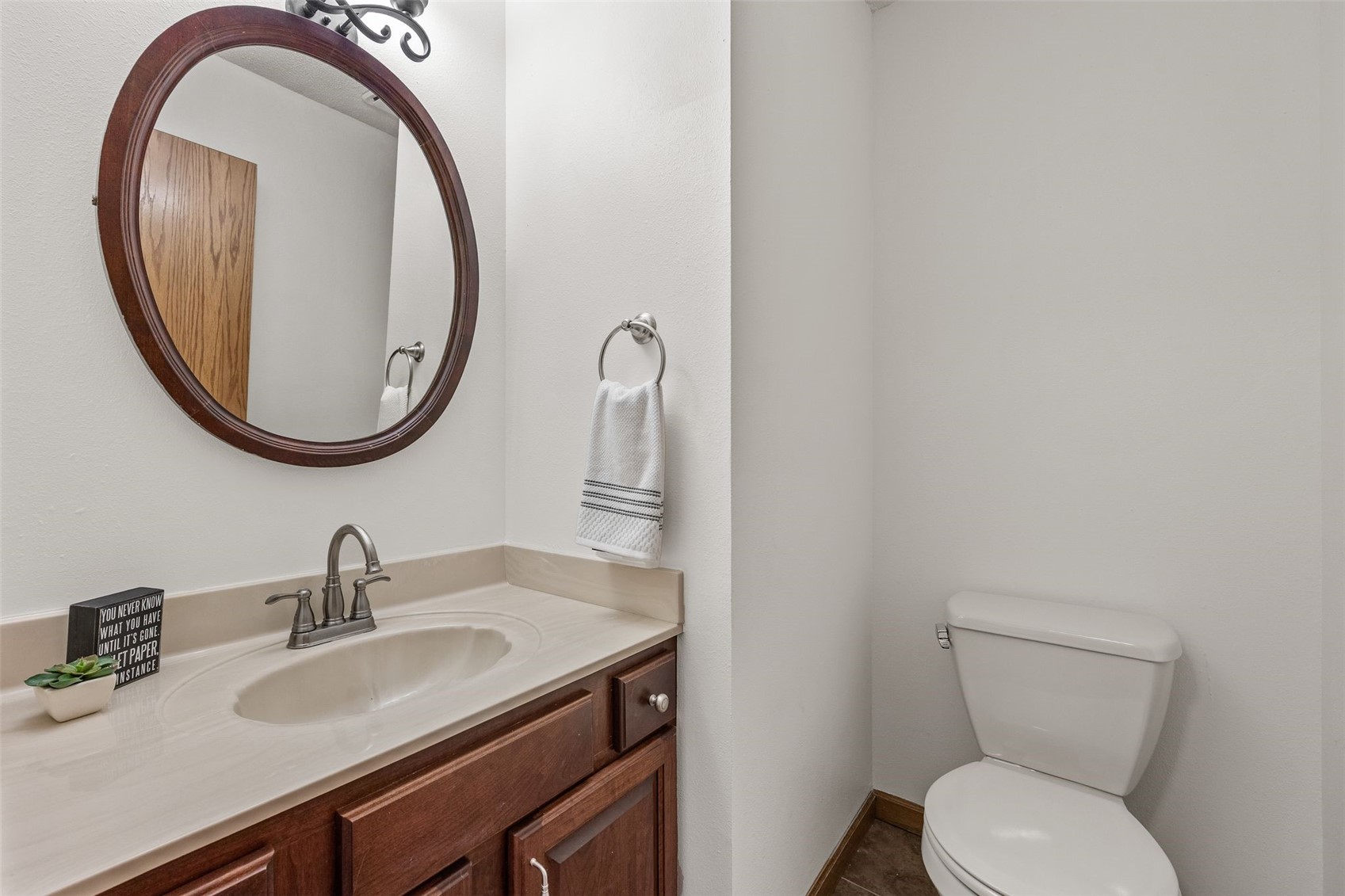 6907 Rockingham Drive SW Cedar Rapids IA 52404