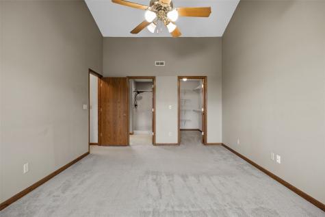 6907 Rockingham Drive SW Cedar Rapids IA 52404