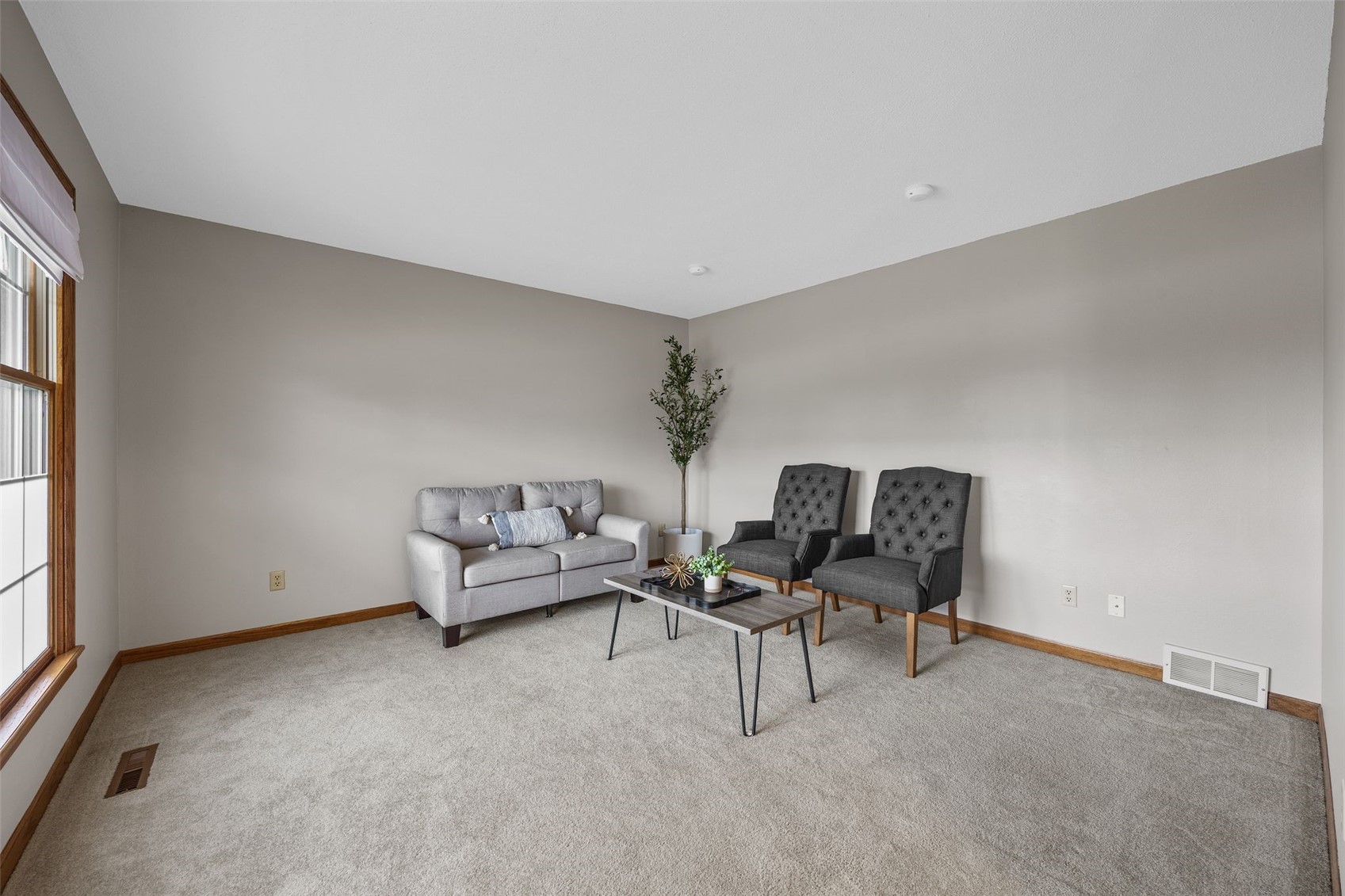 6907 Rockingham Drive SW Cedar Rapids IA 52404