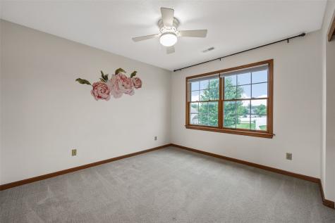 6907 Rockingham Drive SW Cedar Rapids IA 52404