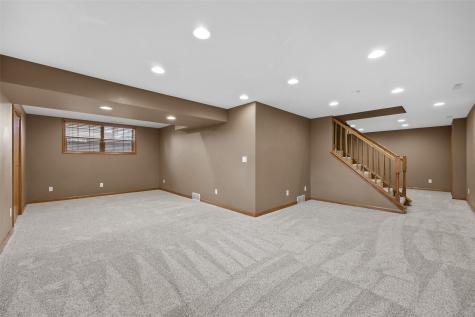 6907 Rockingham Drive SW Cedar Rapids IA 52404