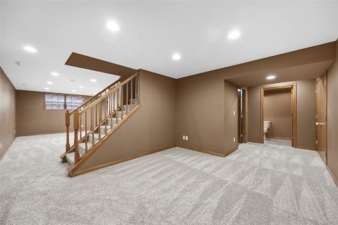 6907 Rockingham Drive SW Cedar Rapids IA 52404