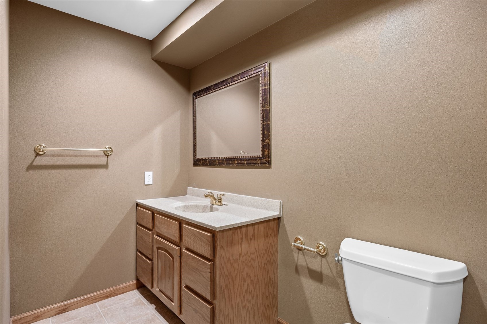 6907 Rockingham Drive SW Cedar Rapids IA 52404