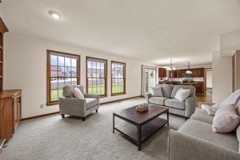 6907 Rockingham Drive SW Cedar Rapids IA 52404