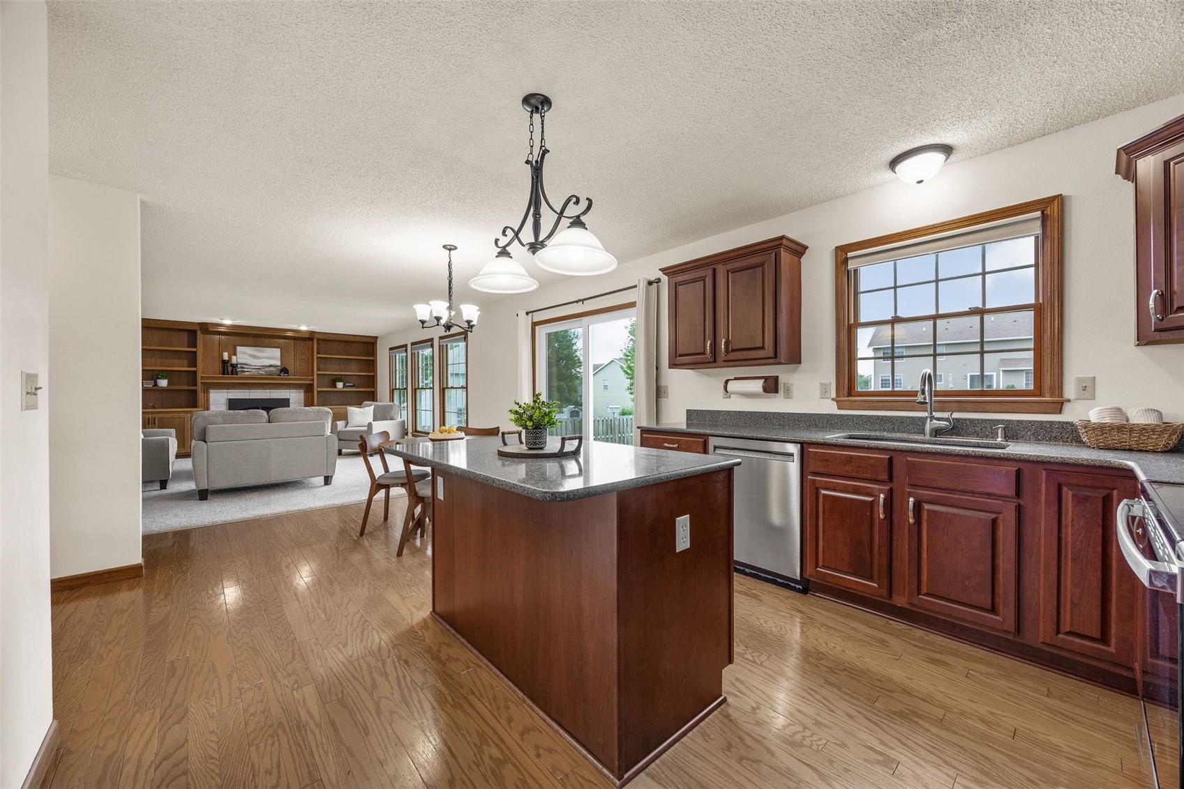 6907 Rockingham Drive SW Cedar Rapids IA 52404