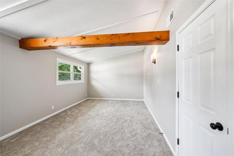 1512 Rainbow Drive Belle Plaine IA 52208