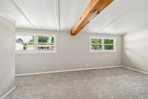 1512 Rainbow Drive Belle Plaine IA 52208