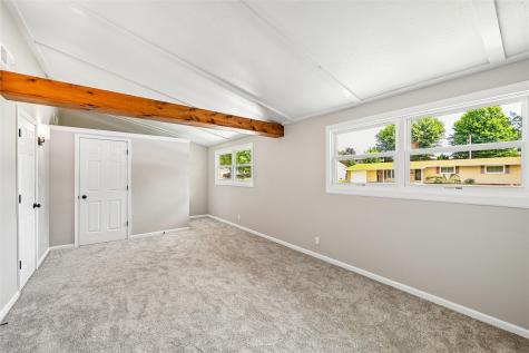 1512 Rainbow Drive Belle Plaine IA 52208