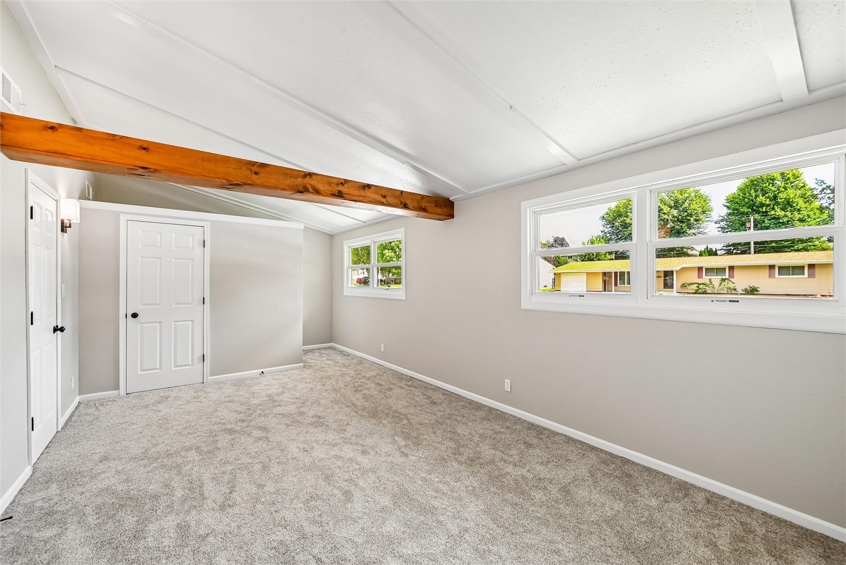1512 Rainbow Drive Belle Plaine IA 52208