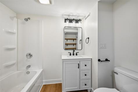 1512 Rainbow Drive Belle Plaine IA 52208