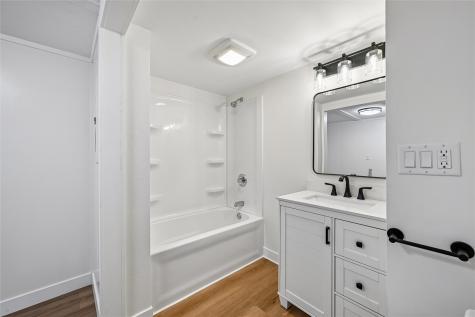 1512 Rainbow Drive Belle Plaine IA 52208