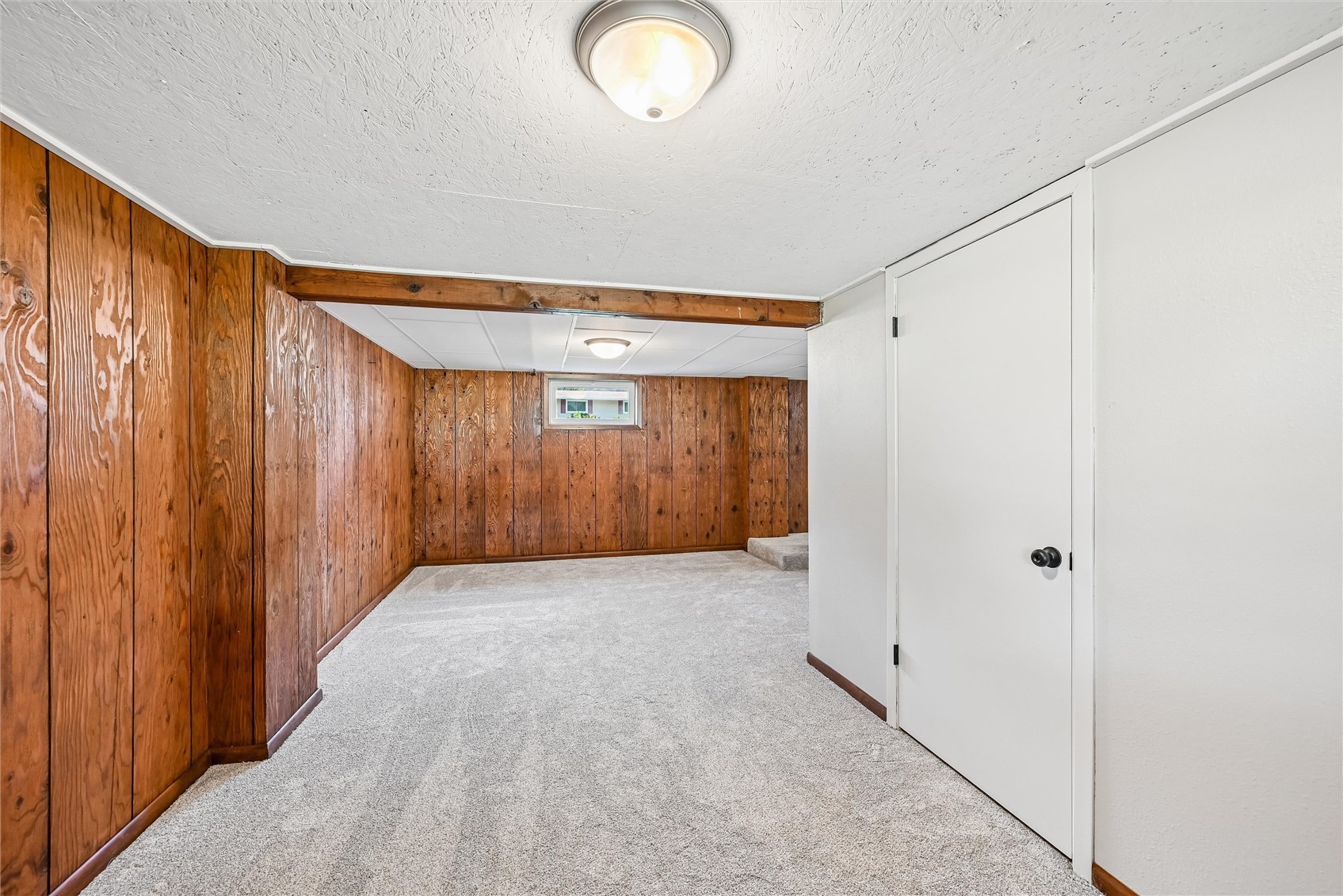 1512 Rainbow Drive Belle Plaine IA 52208