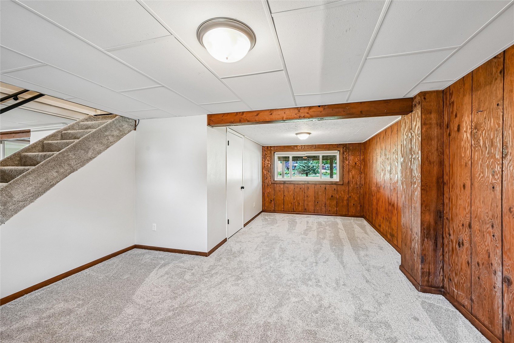 1512 Rainbow Drive Belle Plaine IA 52208