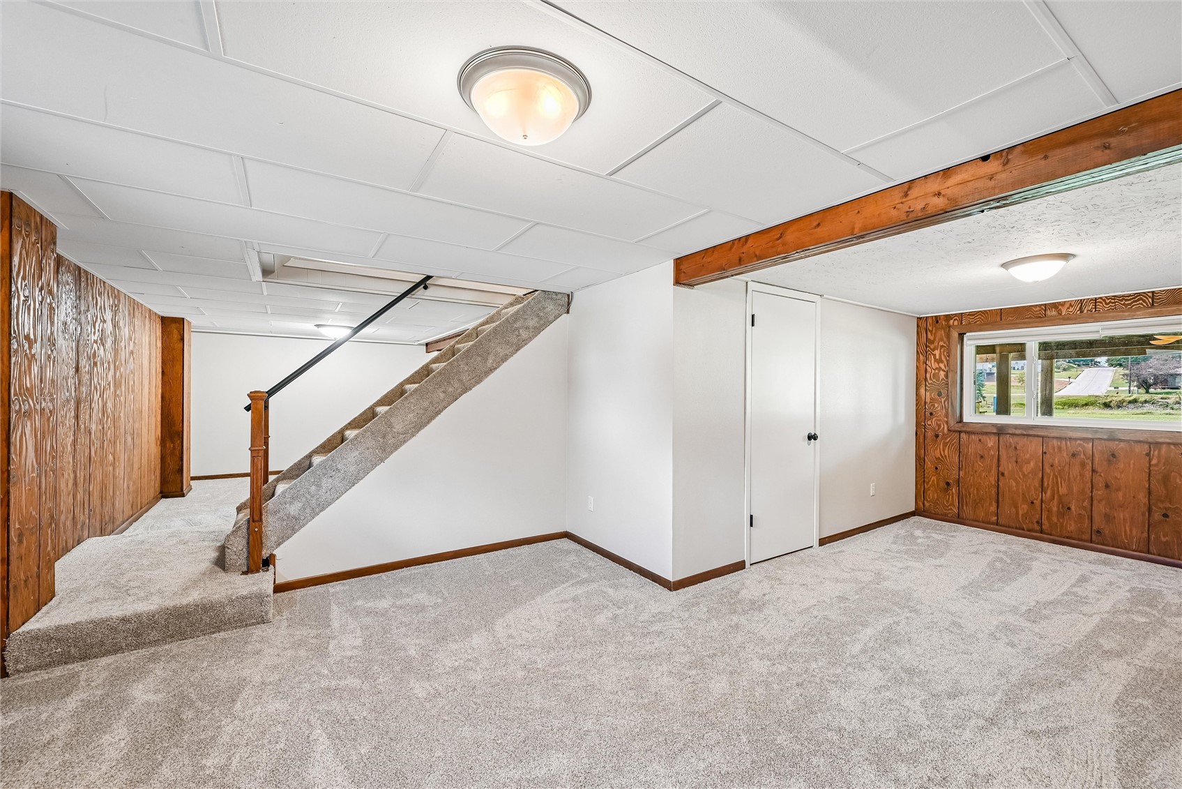 1512 Rainbow Drive Belle Plaine IA 52208
