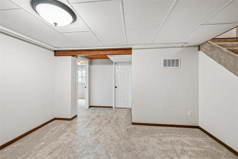 1512 Rainbow Drive Belle Plaine IA 52208